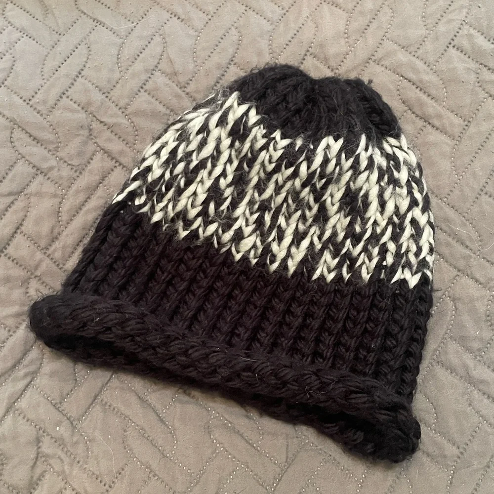 Handmade Crochet Chunky Knit Black and White Beanie Hat NWOT